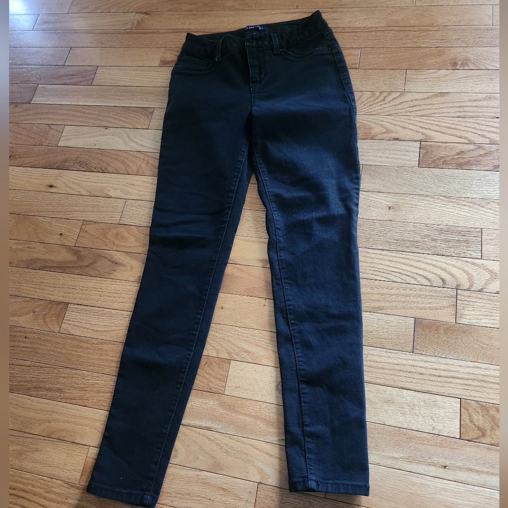 Black Skinny Jegging Jeans